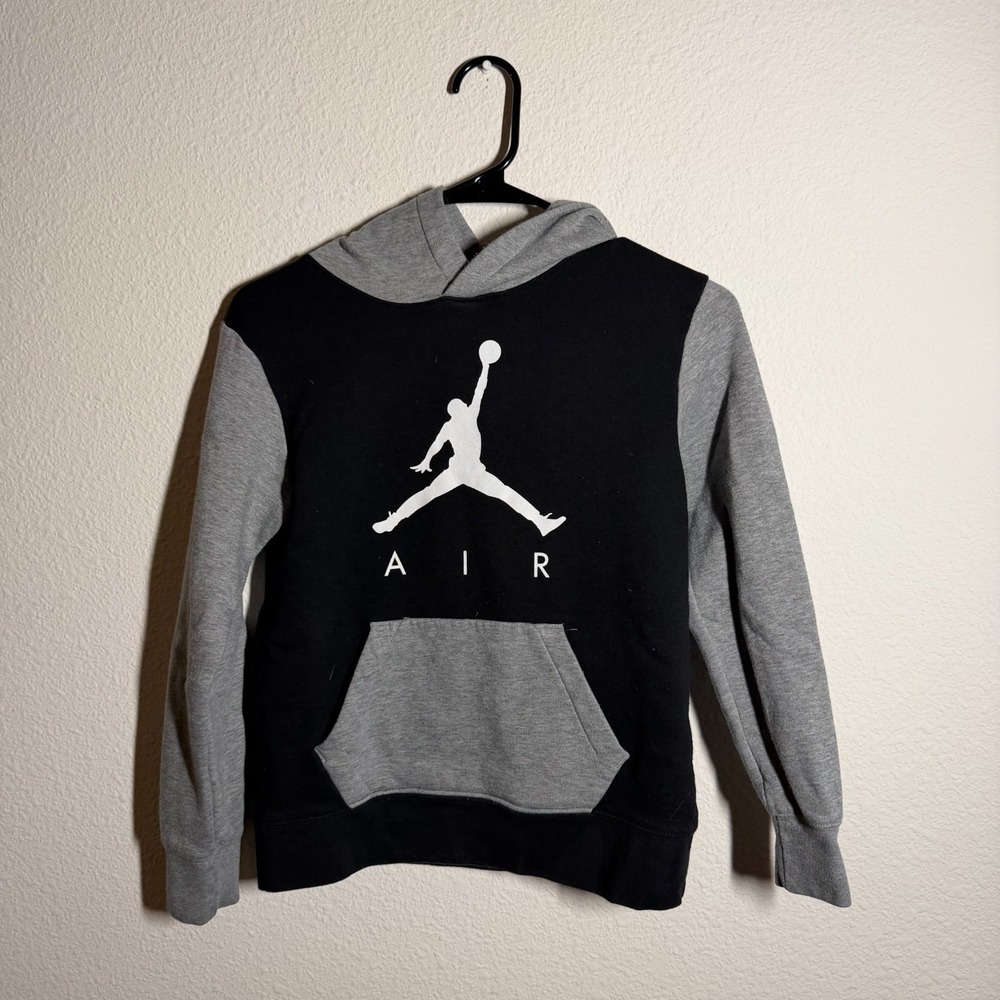 Nike Air Jordan Hoodie Boys Medium Gray Black Jumpman Logo Kangaroo Pockets